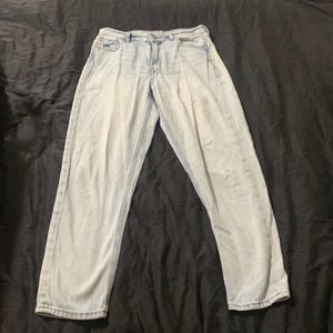 American Eagle light wash jeans size 4.